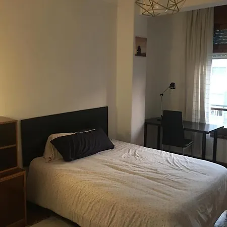 Piso Grande Centro De Vigo, Pegado Al Corte Ingles * Vigo